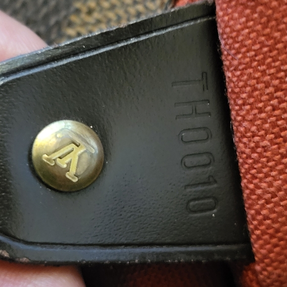 Louis Vuitton Broadway Damier Ebene Canvas Shouder Bag. Authentic w/COA. - Picture 10 of 16